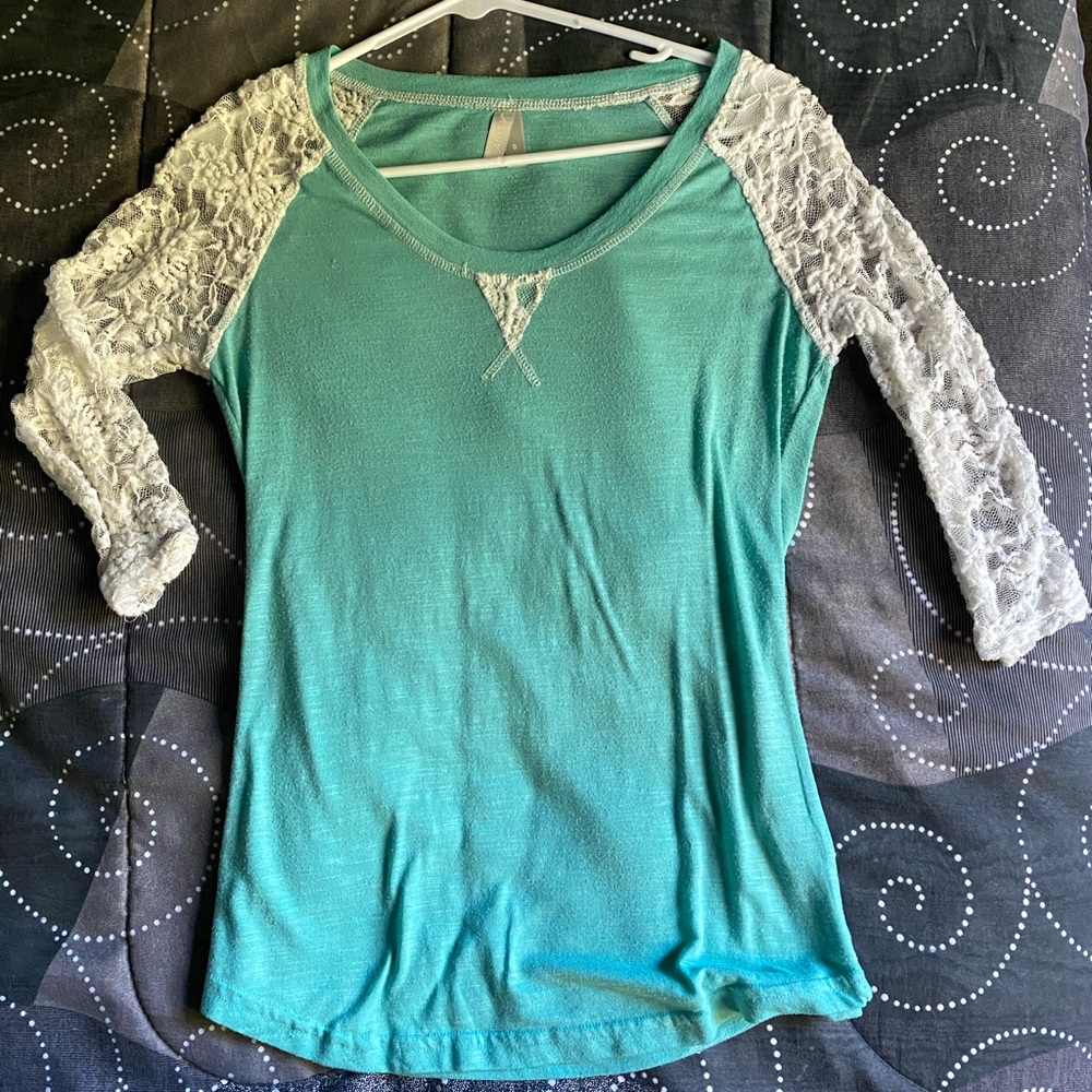 Blue lace quarter sleeve-vanity- size small